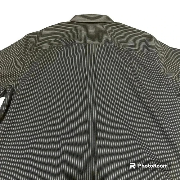 EDDIE BAUER wrinkle resistant dark gray long sleeves mans shirt size Large - Picture 2 of 4